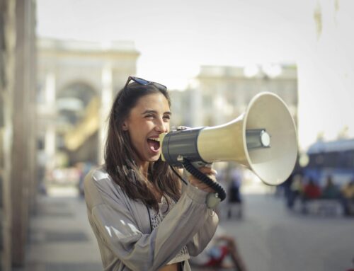 Die Rolle von Employee Advocacy im Recruiting: Wie Mitarbeiter als Markenbotschafter für das Unternehmen wirken können